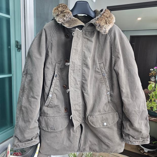 빈티지 아카이브!!씨피 CP 컴퍼니 카키 야상 자켓 팝니다 퍼자켓