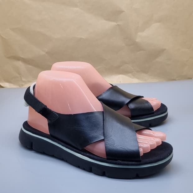 캠퍼 레더 여성샌들37 230