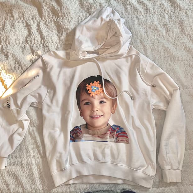 아크메드라비 화이트 후드