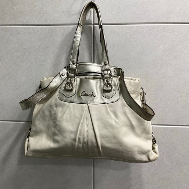  [Coach]2000s Coach Silver Bag 