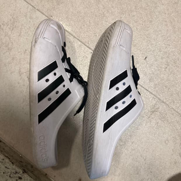 아디다스 아딜렛 클로그 화이트 블랙