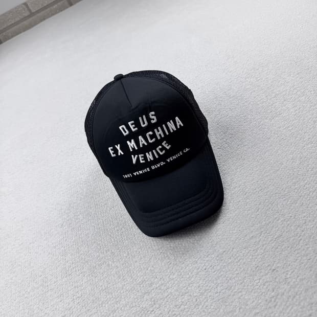 데우스 엑스 마키나 메쉬 볼캡