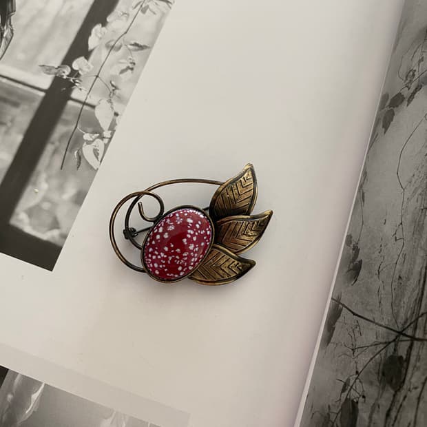 빈티지 잎사귀 모양 브로치