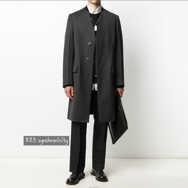 마르지엘라 카라리스 코트