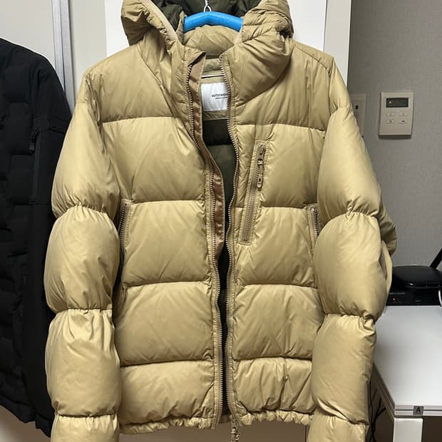 아웃스탠딩 마운틴 다운 파카(베이지)