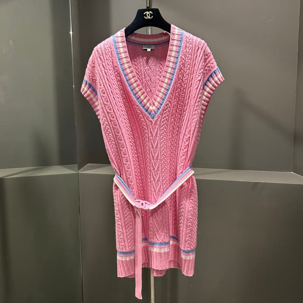 샤넬 CC버클 벨티드 니트 베스트 원피스