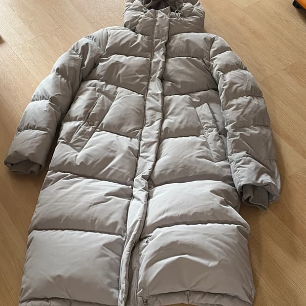 빵빵한 오리털 롱패딩 게스