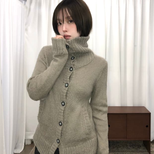 브라운 하이넥 가디건