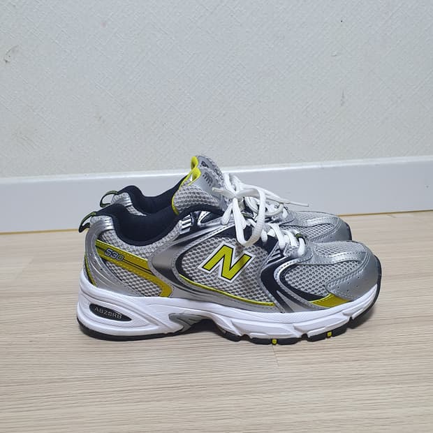 뉴발란스 530 실버 옐로우 운동화 245