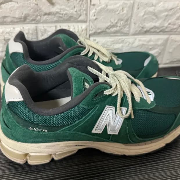 [290] 뉴발란스 2002R 나이트워치 그린