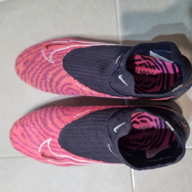 나이키 팬텀 GX 엘리트 DF 축구화 275