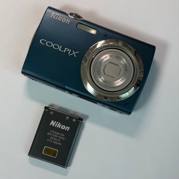 니콘 쿨픽스 Nikon COOLPIX S230 디카 블루 판매해요