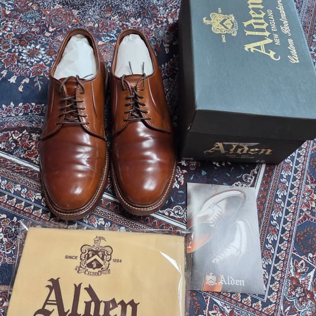 Alden 9905 위스키 초 레어템 Cordovan 8D
입니다.