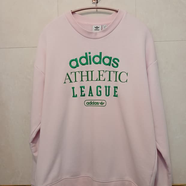 아디다스 정품 여성 맨투맨 M 사이즈