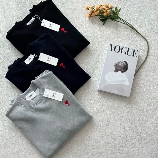 아미 스몰 하트로고 맨투맨