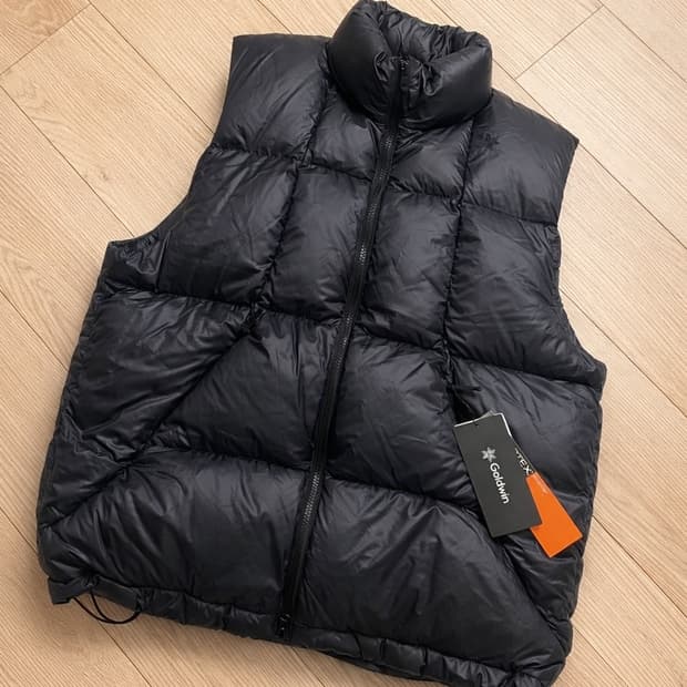 골드윈 퍼텍스 퀀텀 다운 베스트 블랙 M 새제품