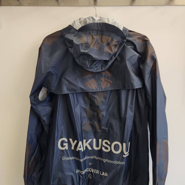 나이키x언더커버 갸쿠소우 2 in 1 메쉬 러닝 자켓