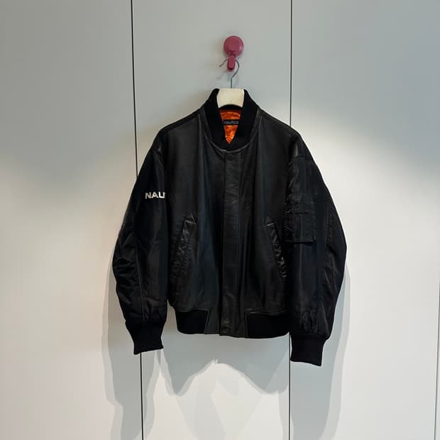 노티카 레더패널 봄버