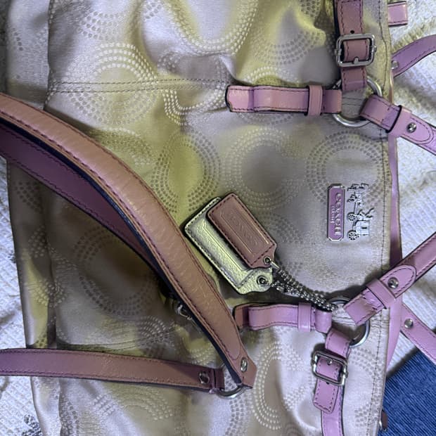 COACH 가방