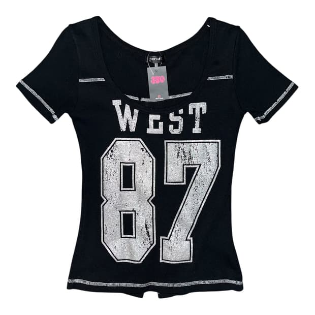 garnet 가넷 뒷면 단추 프린팅 스티치 반팔티 y2k펑크갸루