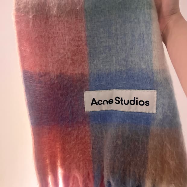 아크네 스튜디오 머플러