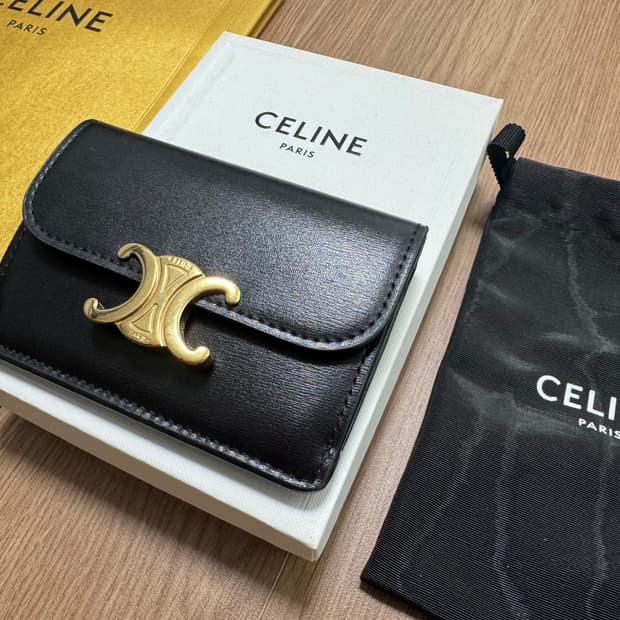 셀린느 트리옹프 카드지갑 블랙