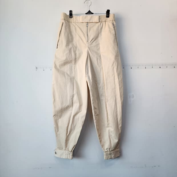cos 아이보리 배기핏 지퍼 포인트 팬츠