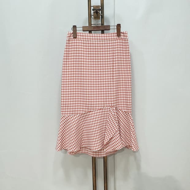 씨씨콜렉트 밑단 프릴 체크 스커트 70-96(66)