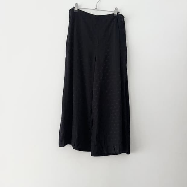 Dot satin flare pants / black