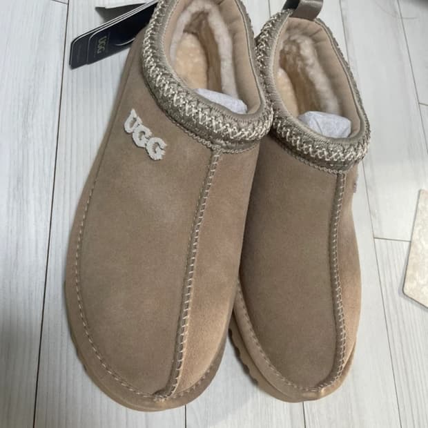 UGG 어그 시드니 엠보 로고 슬리퍼 260 새상품