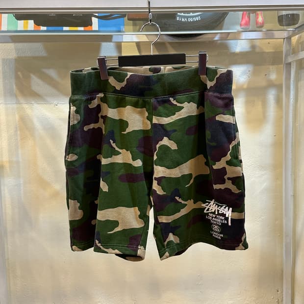 스투시 월드투어 카모플라쥬 스웻 쇼츠 XL