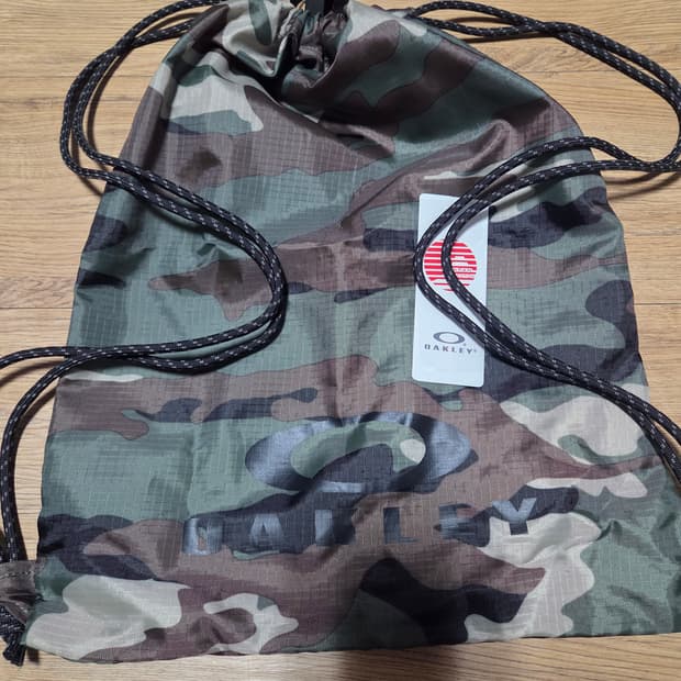 오클리 카모 패턴 스트링백 짐색