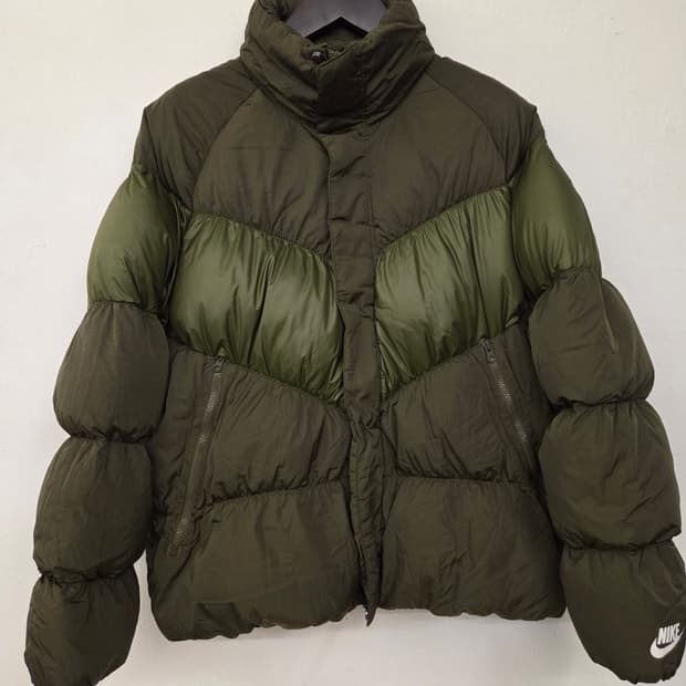 나이키 카키색 푸퍼 자켓