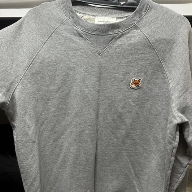 메종키츠네 그레이 맨투맨 M