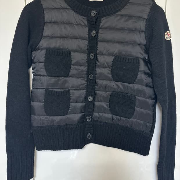 몽클레어 암로고 블랙 패딩 니트 경량패딩 정품