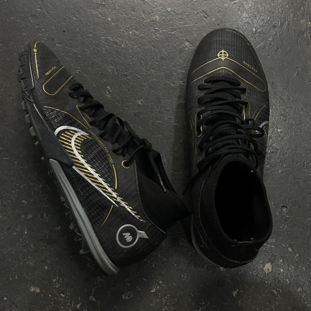 270 나이키 슈퍼플라이 8 풋살화