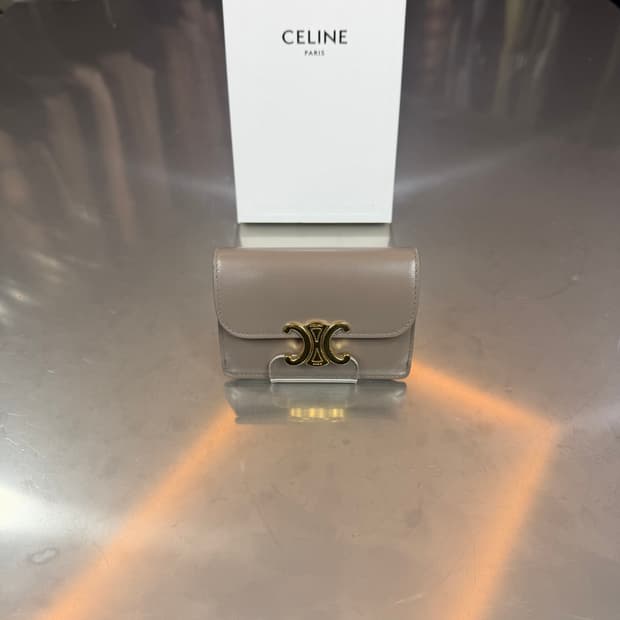 [리오브] 셀린느 트리오페 샤이니 샤프스킨 플랩 카드지갑