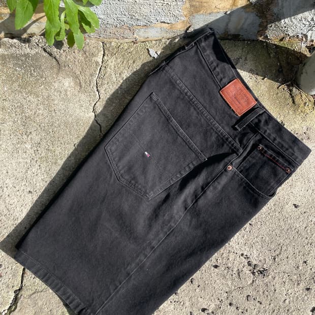 Tommy Hilfiger black denim short pants 