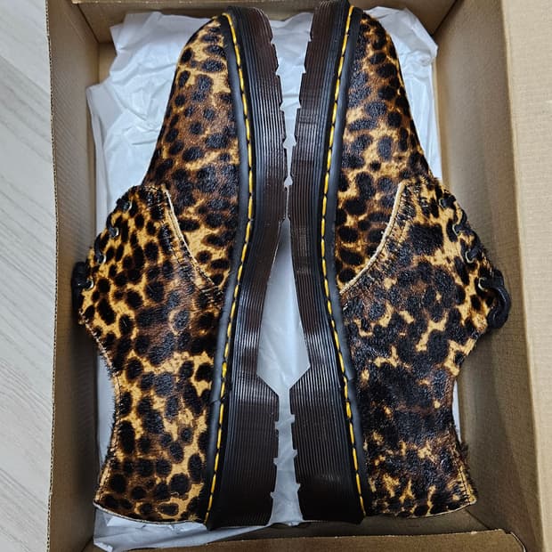 닥터마틴 레오파드 270