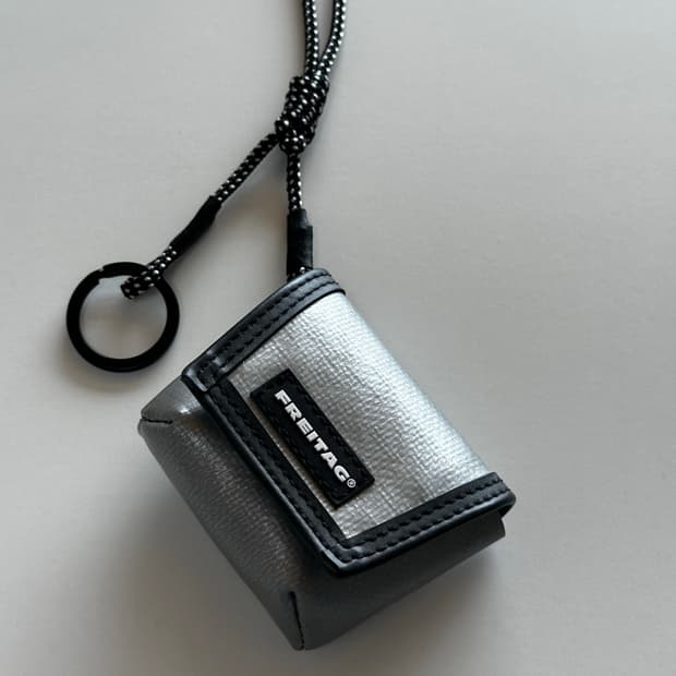 새제품 Freitag 프라이탁 희귀 실버 미니 메신저 키링