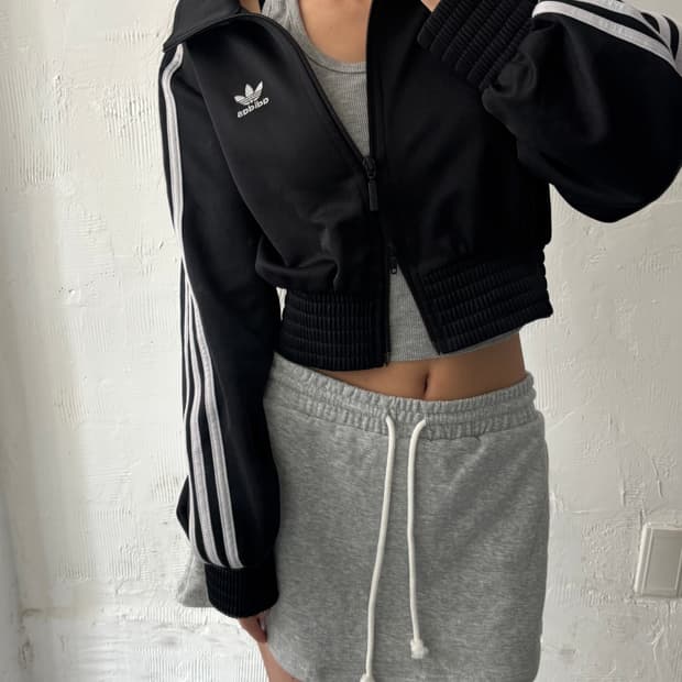 Adidas 아디다스 블랙 컬러 크롭 트랙 자켓