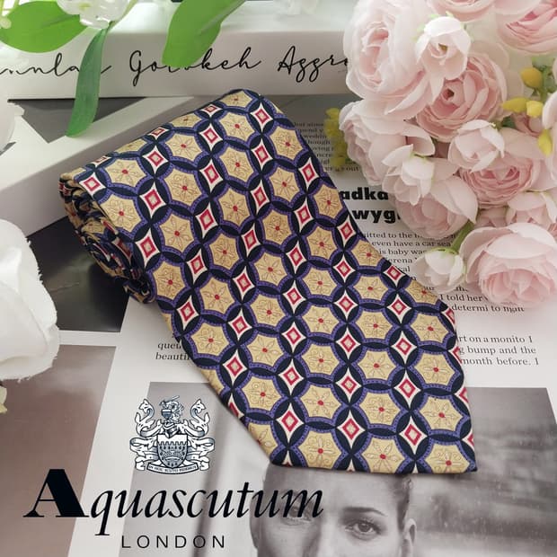 아쿠아스큐텀 실크 기하학 패턴 넥타이 9.2cm A+등급 K1947
