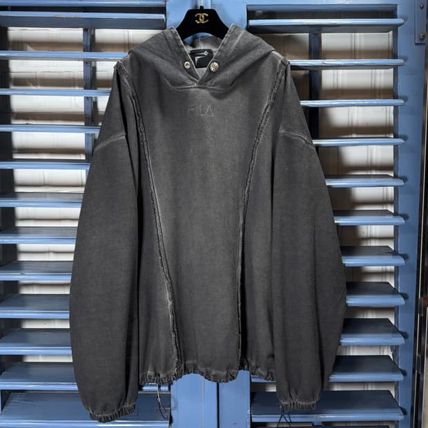 떠그클럽 X 휠라 스티치 워시드 후드스웻