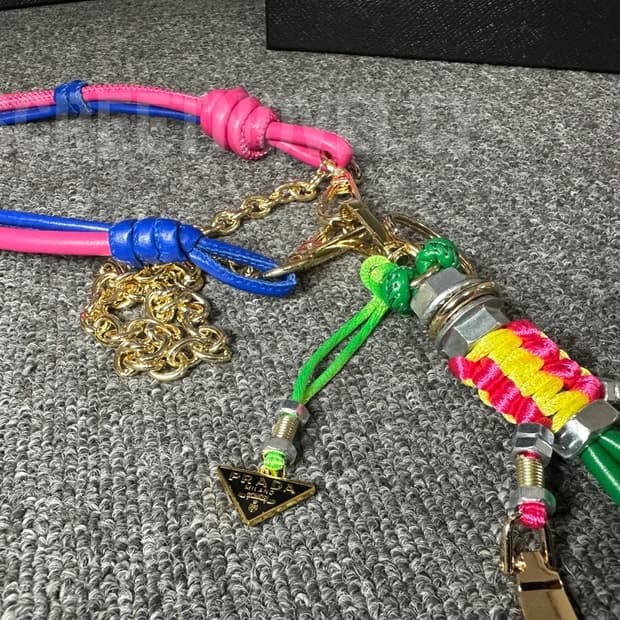 프라다 로봇 백참 블루