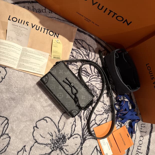 {백화점판/인보이스포함} 루이비통 스티머 웨어러블 월릿 크로스백