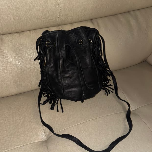 real leather tassel point cross bag 