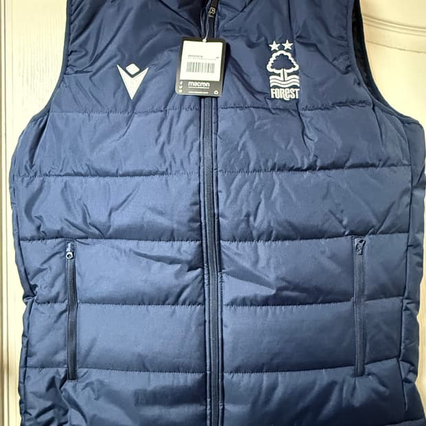 마크론 노팅엄포레스트 패딩조끼 M사이즈