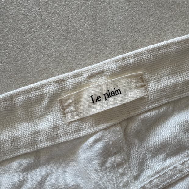 르플레인 화이트 데님 팬츠