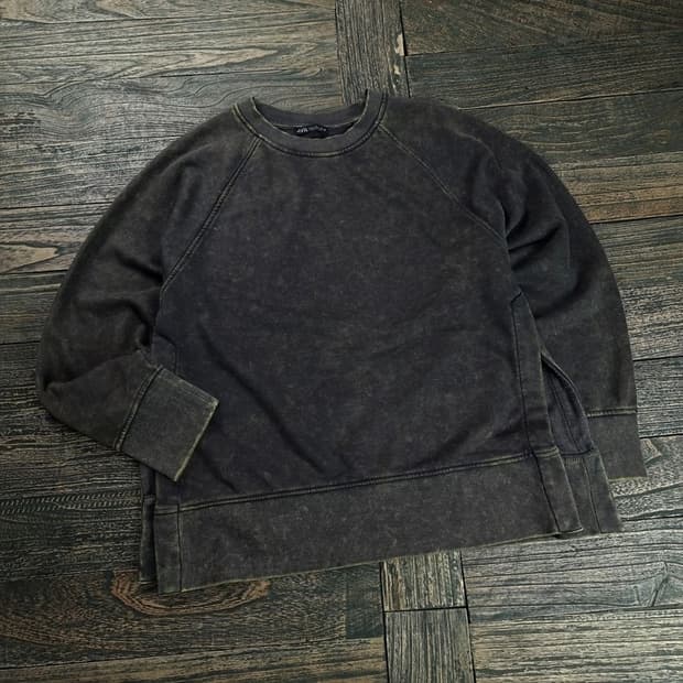 [자라] 빈티지 크랙 가공 맨투맨 M18880