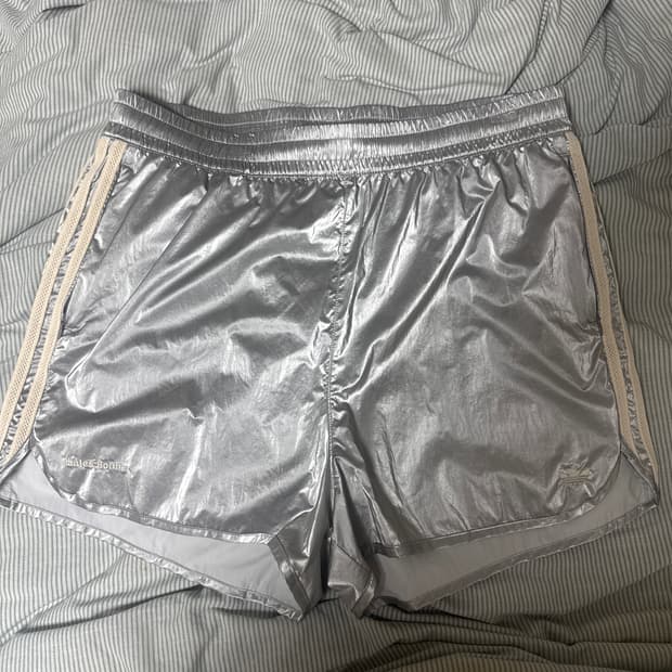 아디다스 웨일즈보너 실버 메탈릭 쇼츠 XL
